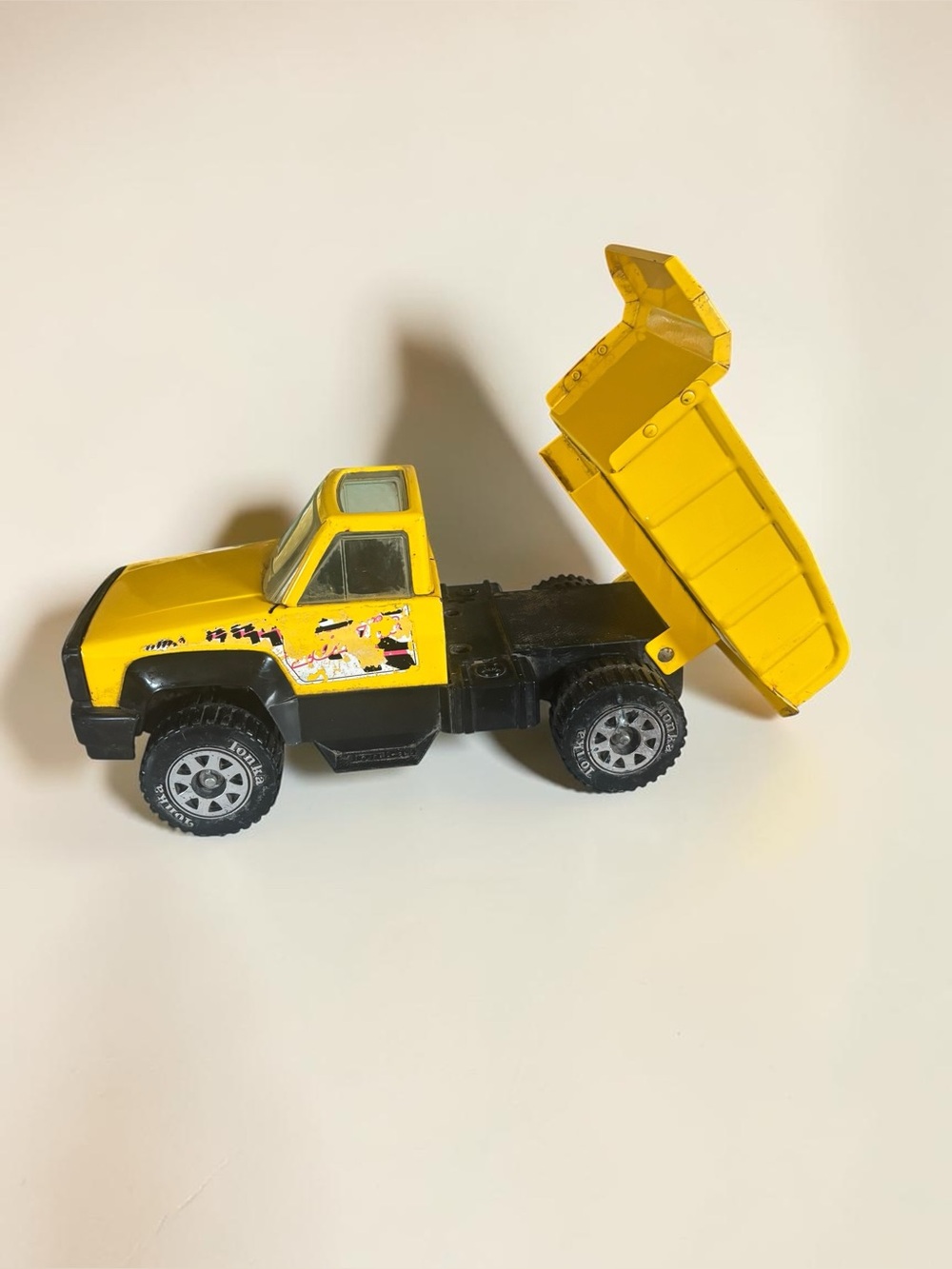 Vintage Tonka Yellow Dump Truck Hasbro 2001 Construction Toy